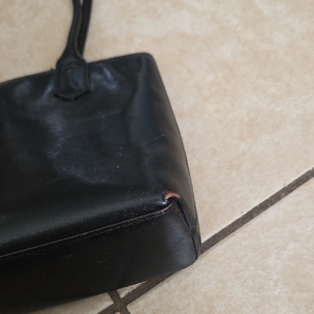 Hobo Black Leather Handbag - Picture 11 of 16